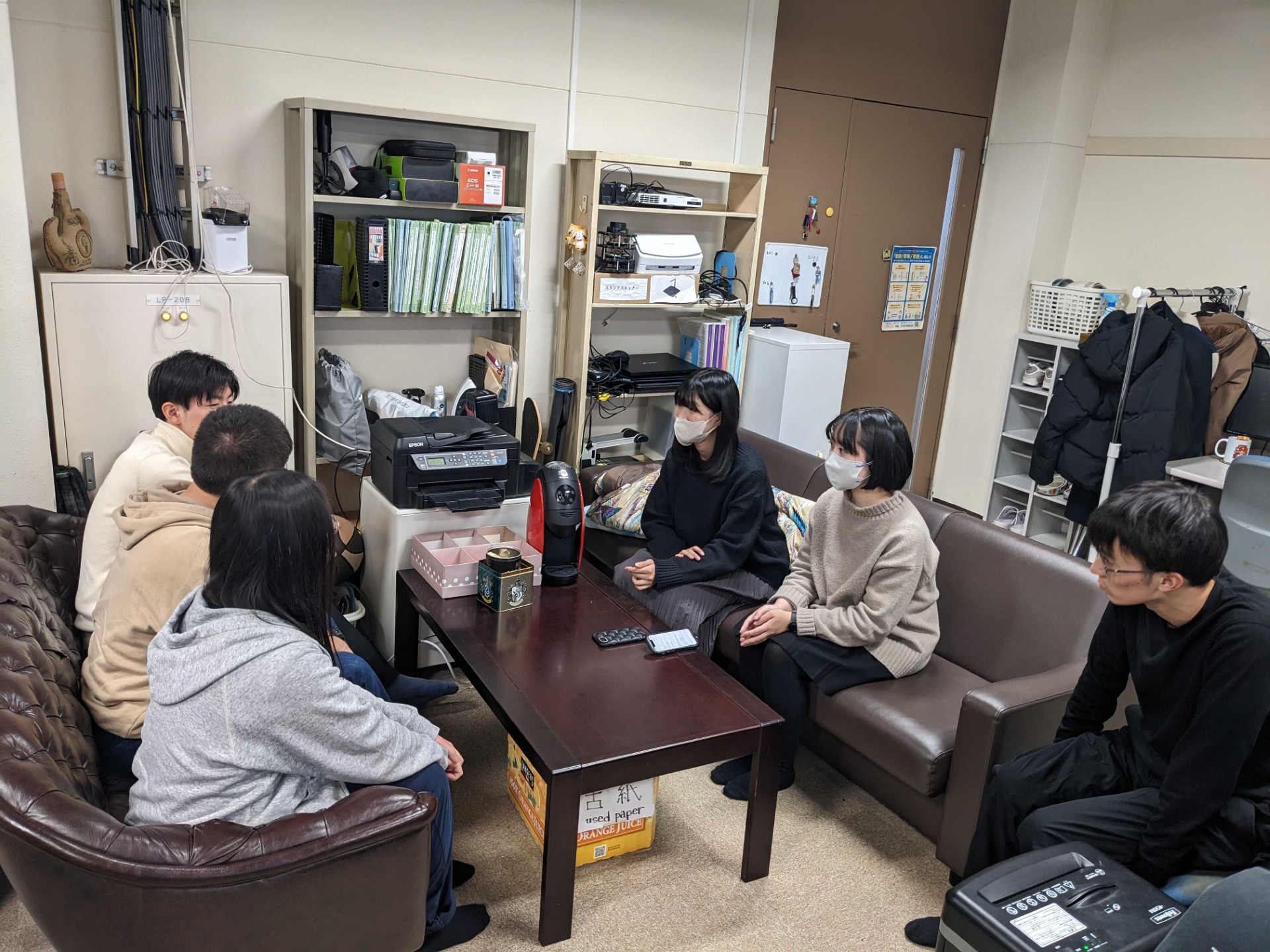 学生編集委員会企画「環境に問われ，環境に応えるロボット知能～静岡大学 小林・早川研究室～」