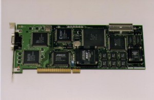 図2　PCIバス対応版「カラートラッキングビジョン」写真