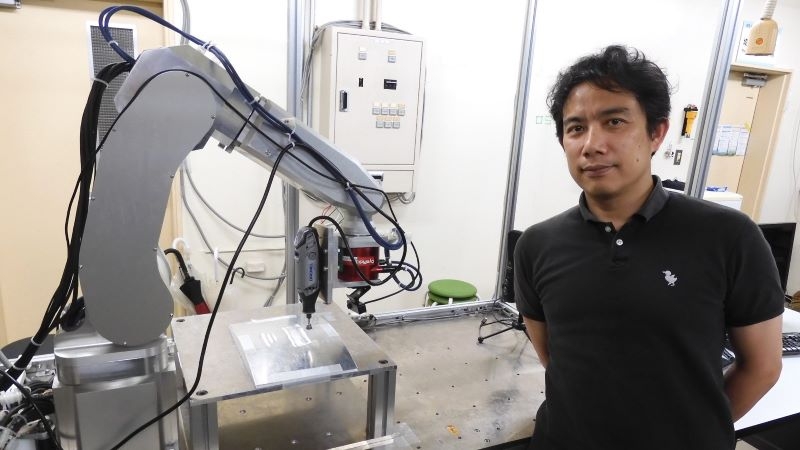 [気鋭のロボット研究者vol.33]ロボットが動作を調節しながら研磨【前編】／埼玉大学 辻俊明 准教授